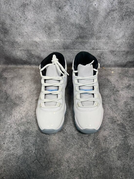 Size 8 | Jordan 11 Legend Blue No Box | Pre-Owned main image 4